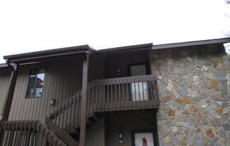 Beautiful 2 Bed/2 Bath Condo - Hardwood Floors - Granite Counters - Gas Fireplace - Community Pool