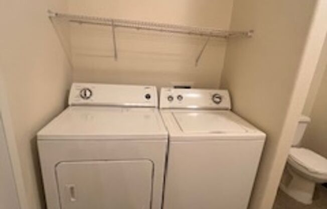 2 beds, 1 bath, 864 sqft, $1,750, Unit 9-235