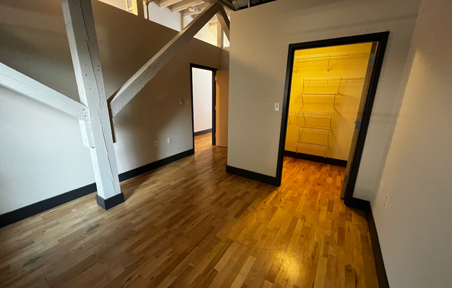 1 bed, 1 bath, 715 sqft, $1,365, Unit 248