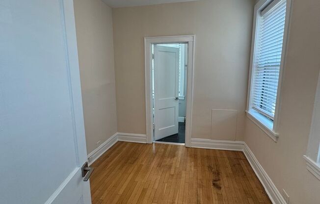 3 beds, 2 baths, 1,235 sqft, $2,595, Unit 617-1A