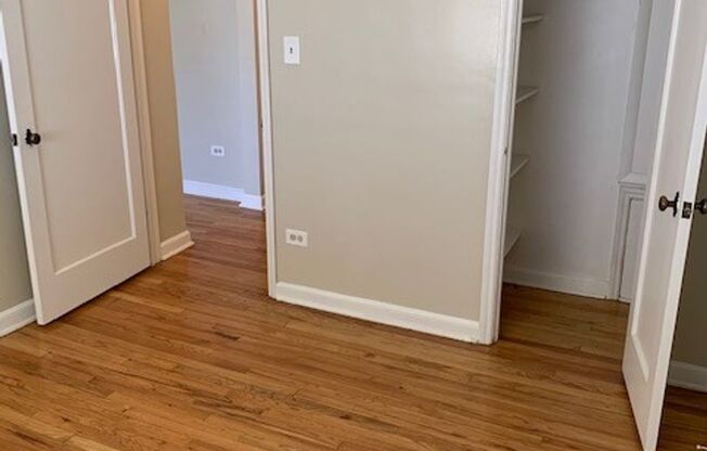 1 bed, 1 bath, $1,200, Unit 23