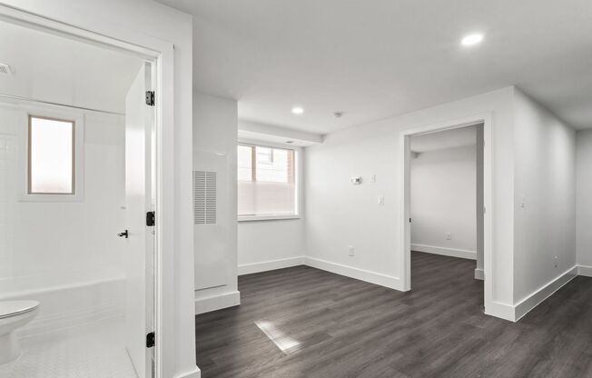 2 beds, 1 bath, 515 sqft, $2,525, Unit 1401-102