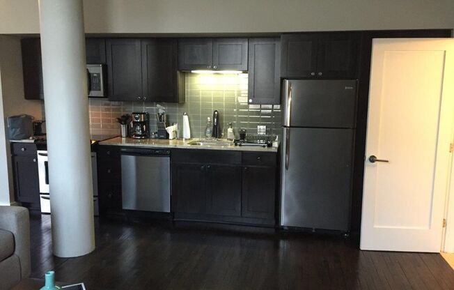2 beds, 1 bath, 800 sqft, $1,650, Unit 3N
