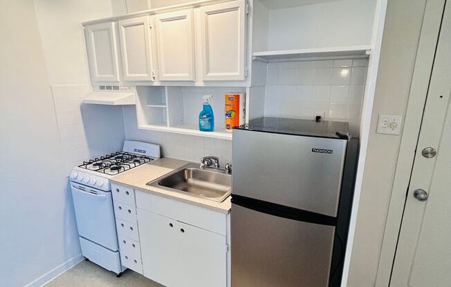 Studio, 1 bath, 241 sqft, $1,230, Unit 811