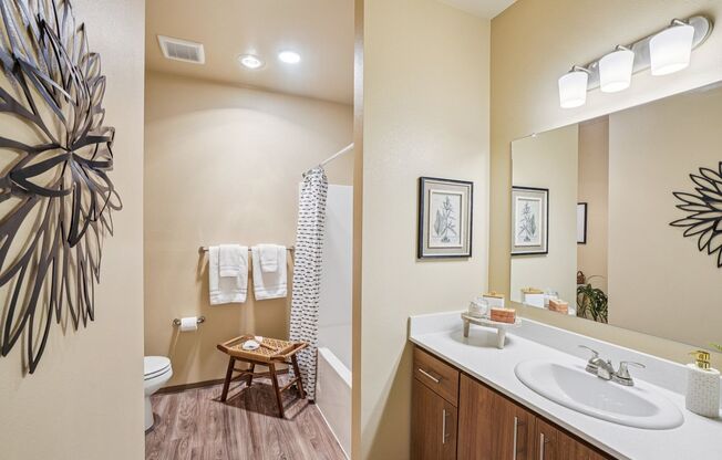 2 beds, 1 bath, 903 sqft, $1,550, Unit 192-201