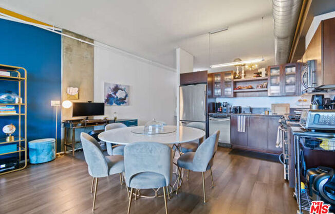 1 bed, 2 baths, 1,200 sqft, $3,495, Unit 716