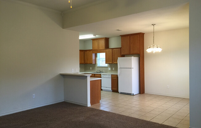 Duplex *LEASING SPECIAL AVAILABLE*