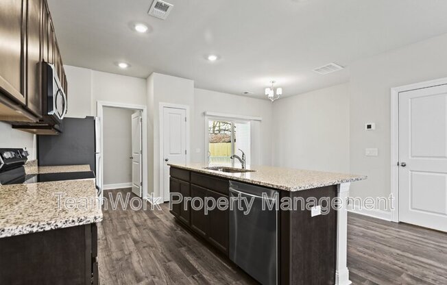 101 LANGLEY DR