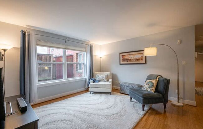 Beautiful 1 BR/1 BA Condo in Columbia Heights!