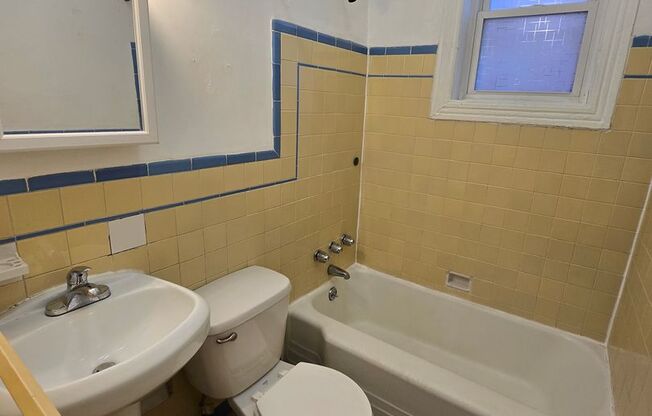 2 bed 1 bath with W/D in unit