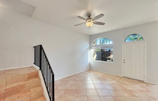Beautiful 3BD/2.5BA W/ Attached Garage and In-Unit Laundry in Pacific Beach!