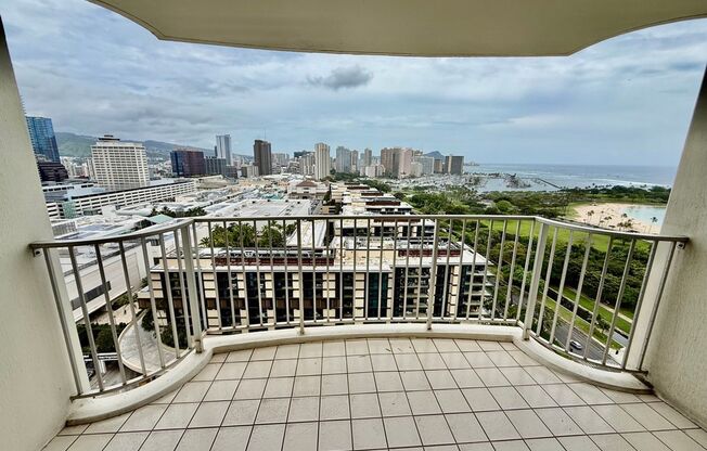 2 beds, 2 baths, $3,800, Unit 1350 Ala Moana