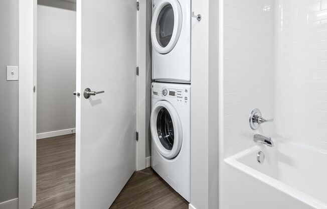 Studio, 1 bath, 460 sqft, $1,695, Unit 328