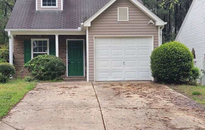 Modern Comfort Meets Convenience! - 3bdrm 2 bth Fence/Garage