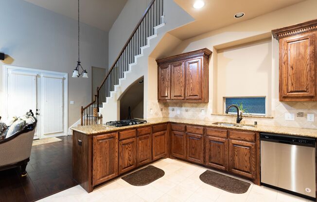 Very beautiful 5 bedroom, 4.1 bathroom house. It has 6 living areas, 2 dining areas. Hardwood floors with carpets upstairs.