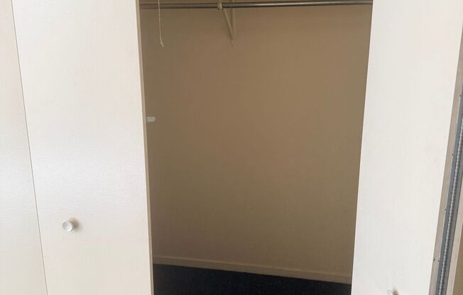 2 beds, 1 bath, 1,010 sqft, $2,399, Unit 414