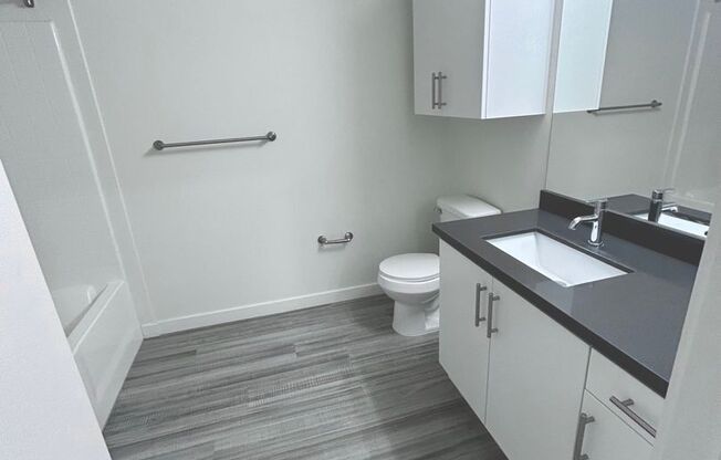 Studio, 1 bath, 620 sqft, $2,050, Unit 406