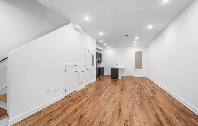 4 Bed 3.5 Bath Townhomes 2176 sqft