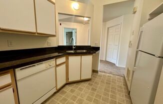 2 beds, 2 baths, 900 sqft, $1,895, Unit 1332 - #19