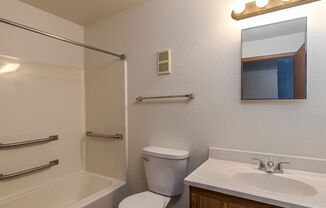 1 bed, 1 bath, $800, Unit 110