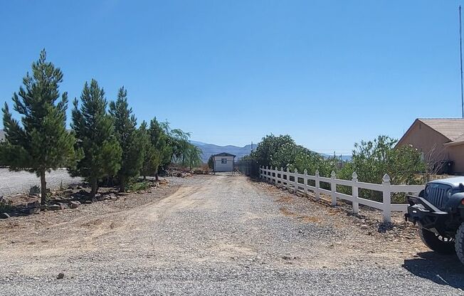 CHARLESTON COMMERCIAL CENTER - David Adam Road