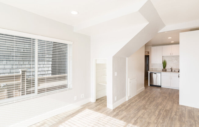 1836 THE STRAND, HERMOSA