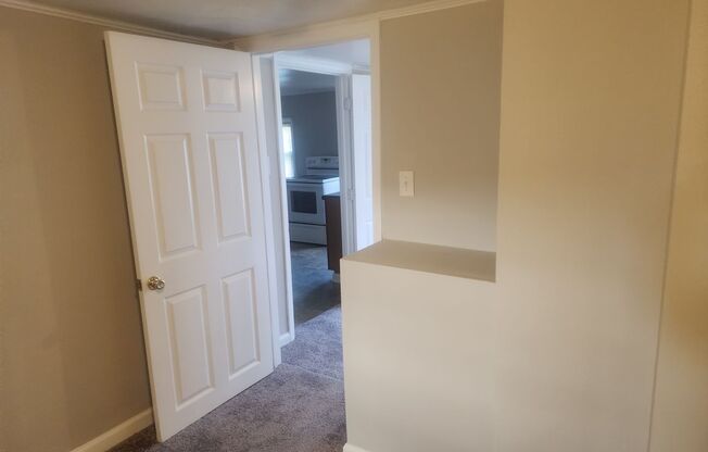 2 beds, 1 bath, $1,300