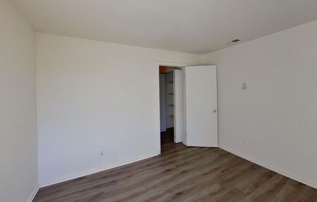 1 bed, 1 bath, 650 sqft, $1,149, Unit 916-3R