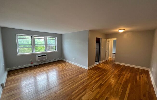 1 bed, 1 bath, $2,150, Unit 1059 2B