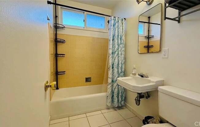 1 bed, 1 bath, 600 sqft, $1,595, Unit E