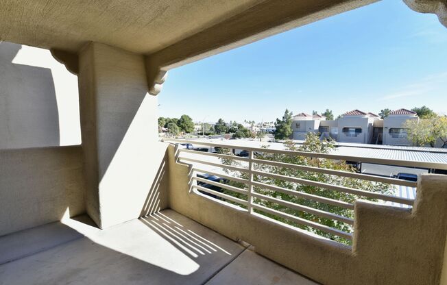 Beautiful 1BED/1BATH Condo located in La Posada in Summerlin!