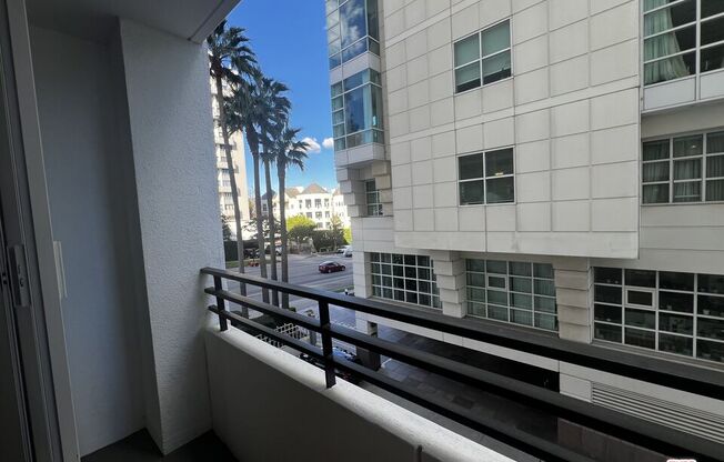 1 bed, 1.5 baths, 1,943 sqft, $5,200, Unit 402