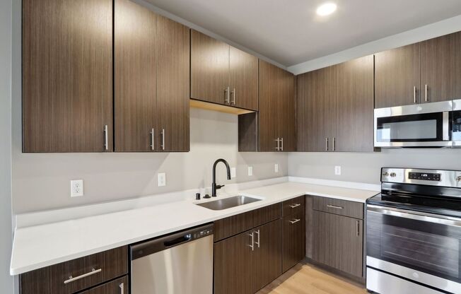 2 beds, 2 baths, 1,140 sqft, $2,255, Unit 5604-124