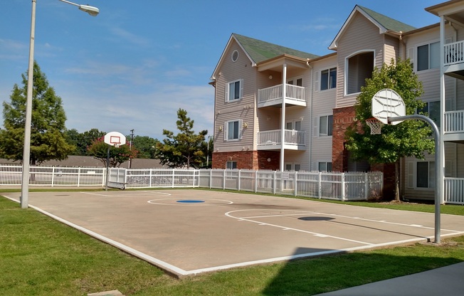 Close to Campus  3 bed 3 bath Condo