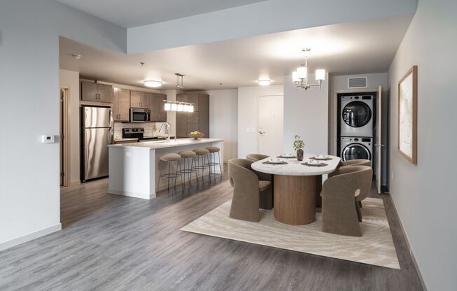 1 bed, 1 bath, 914 sqft, $1,975, Unit 806