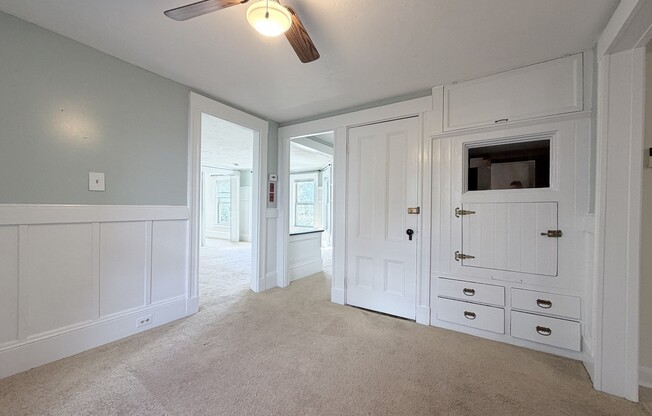 2 beds, 1 bath, 1,100 sqft, $2,200, Unit 231