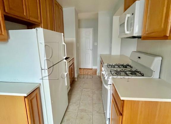 2 beds, 2.5 baths, $3,100, Unit 313