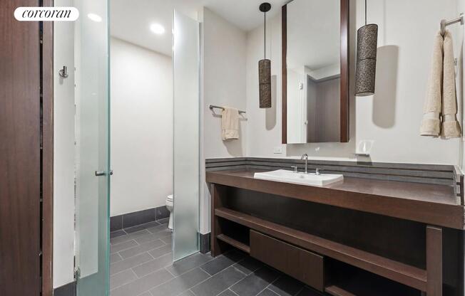 1 bed, 1 bath, 729 sqft, $4,600, Unit 14G