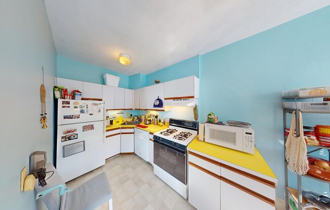 4 CHISWICK RD