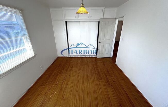 5009-5011 W. 101st Street