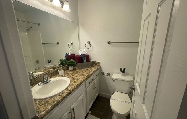 2 beds, 2 baths, 850 sqft, $3,095, Unit 807-01