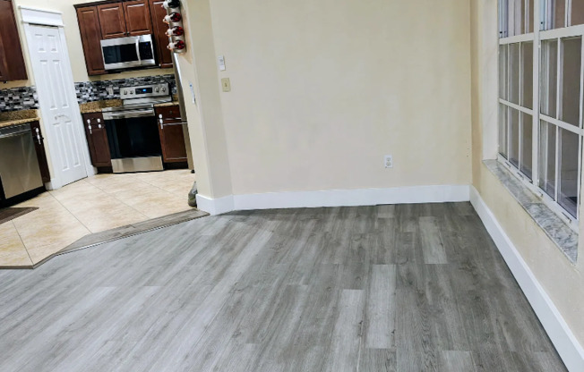 11252 CYPRESS LEAF DR