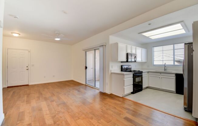 2 beds, 2 baths, $1,600, Unit 823