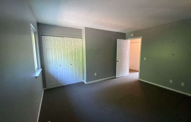 2 beds, 1.5 baths, $985, Unit UNIT 9