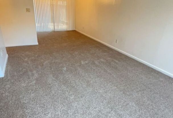Great location! Convenient to FSU, TCC, and Mid Town.