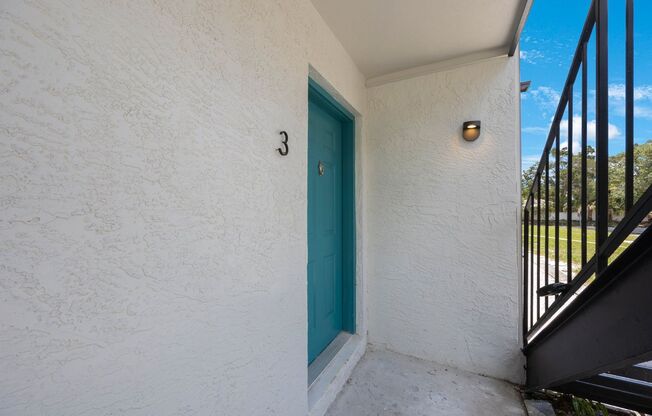 Newly Renovated 2 bedroom 2 bath within walking distance to Main Street** 1/2 off August Rent if Moved in by July 31st**