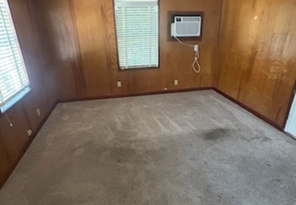 122 E 36 ST