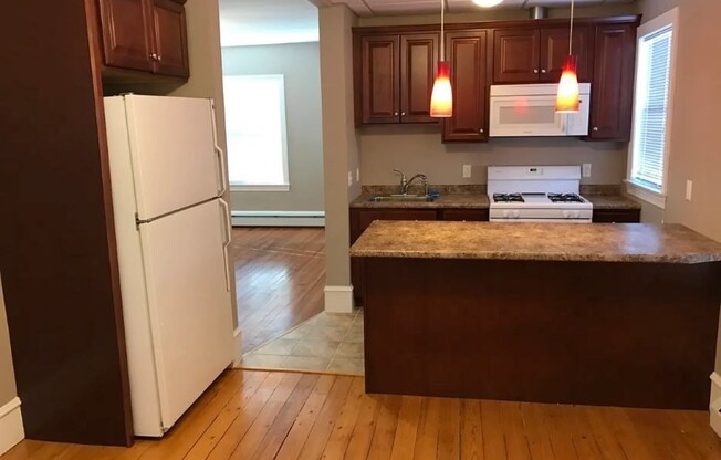 3 beds, 1 bath, 1,200 sqft, $1,800, Unit 3