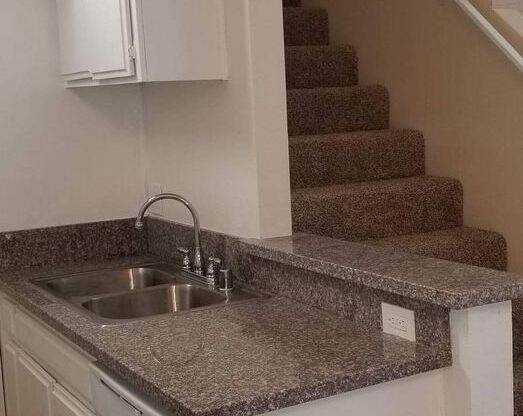 1 bed, 2 baths, 758 sqft, $2,000, Unit # 324