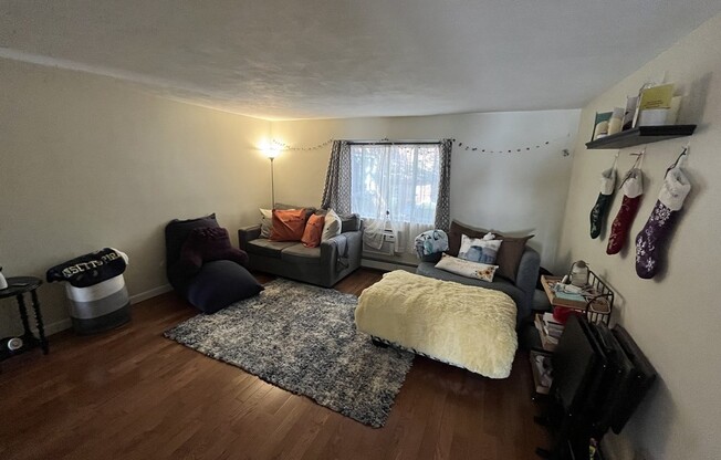 28 BRYON RD
